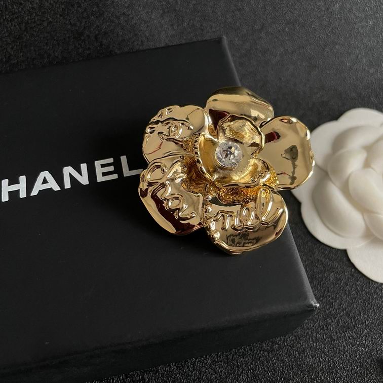 Chanel Brooch 12lyh70
